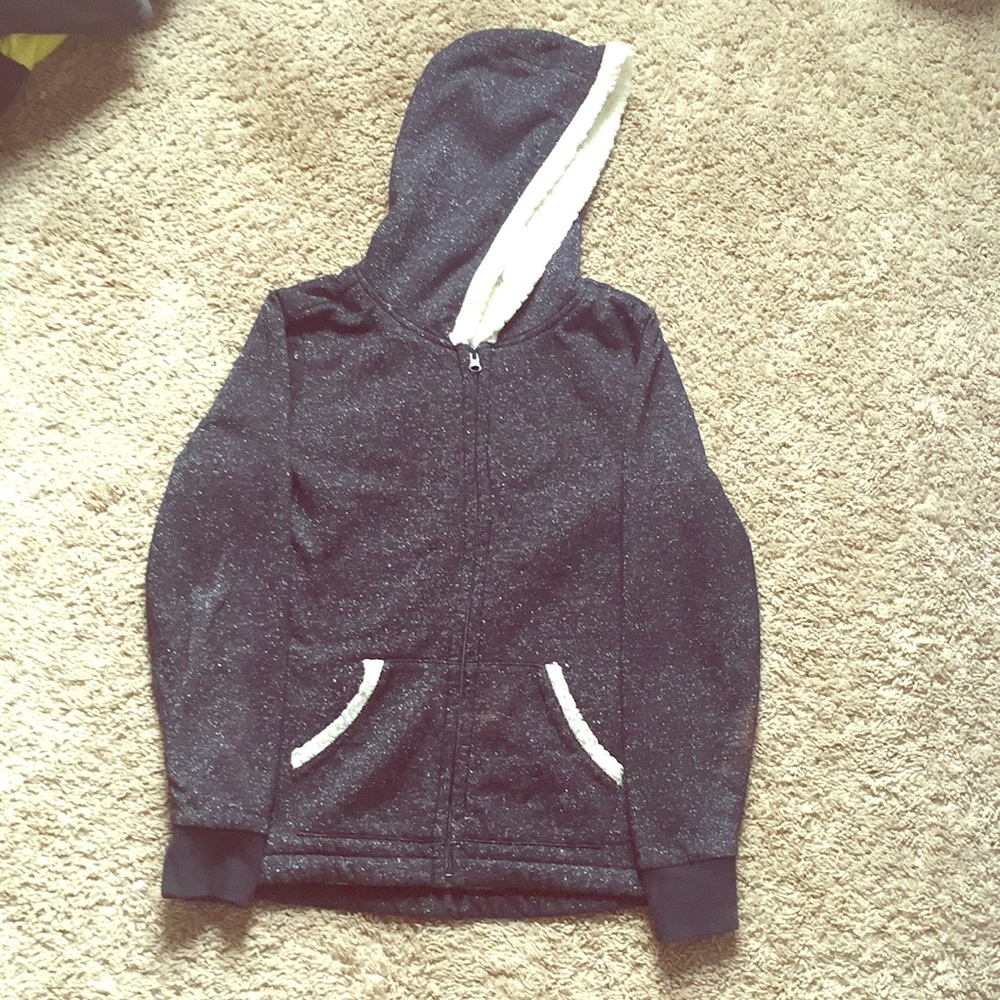 Black and white sweat shirt